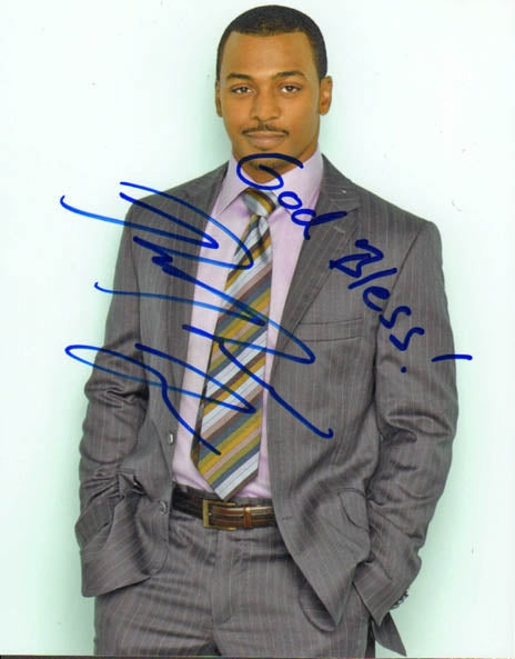 Ronreaco Lee Autographed Signed 8x10 Suited Photo 