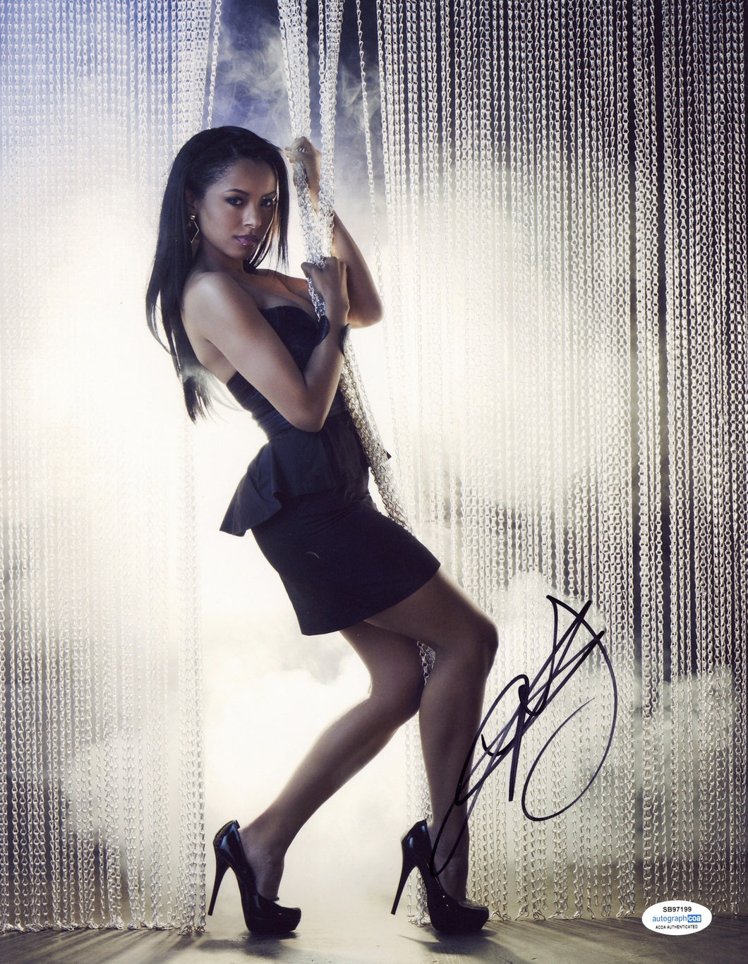 Kat Graham Autographed Signed 11x14 Sexy Dancing on Stage Photo