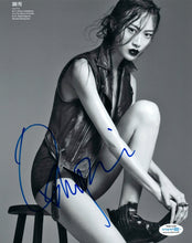 Load image into Gallery viewer, Shu Pei Autographed Signed 8x10 Photo Fashion Model Supermodel Chinese
